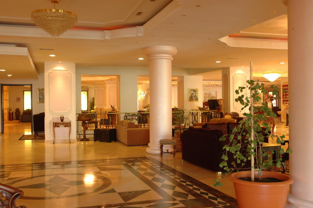 Phoenicia Grand Hotel Boekarest Buitenkant foto